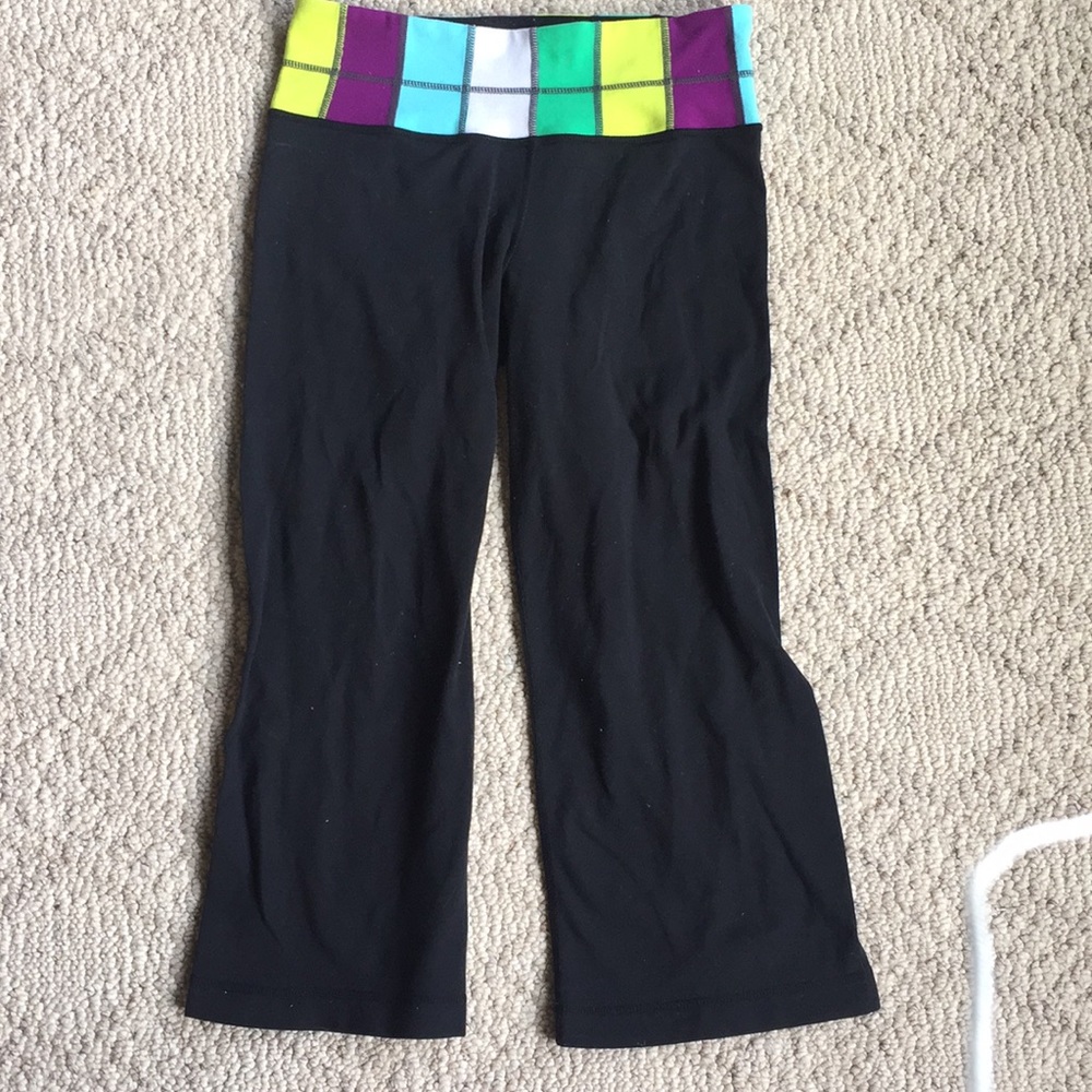 Reversible cropped and flared Lululemon leggings